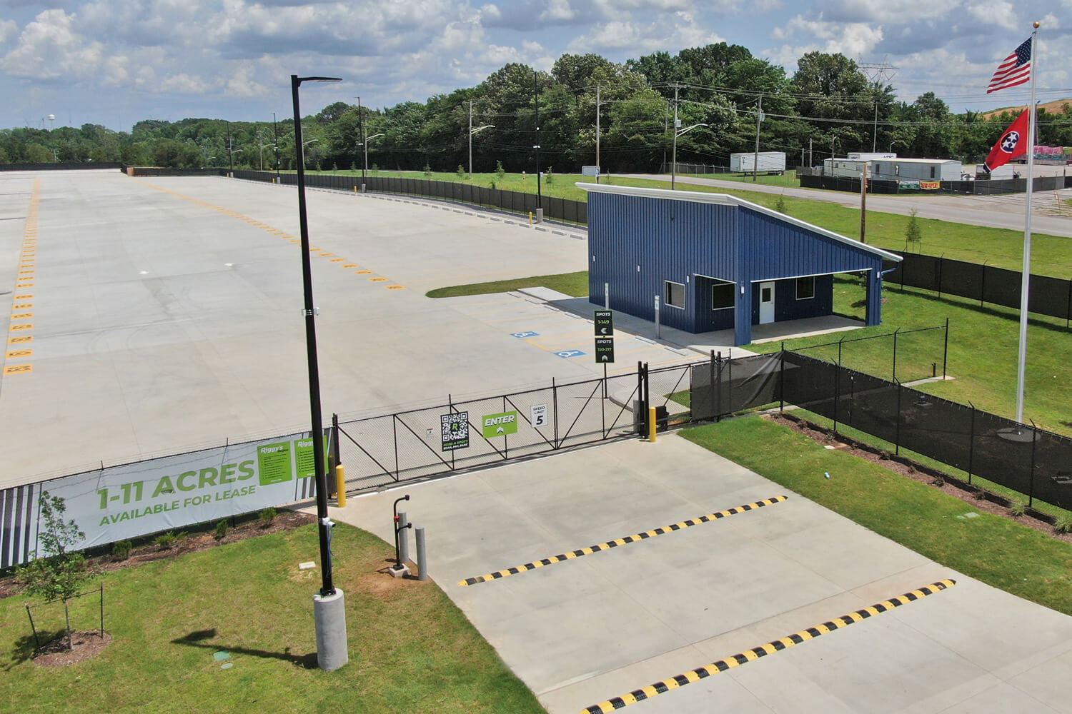 Memphis truck and trailer parking